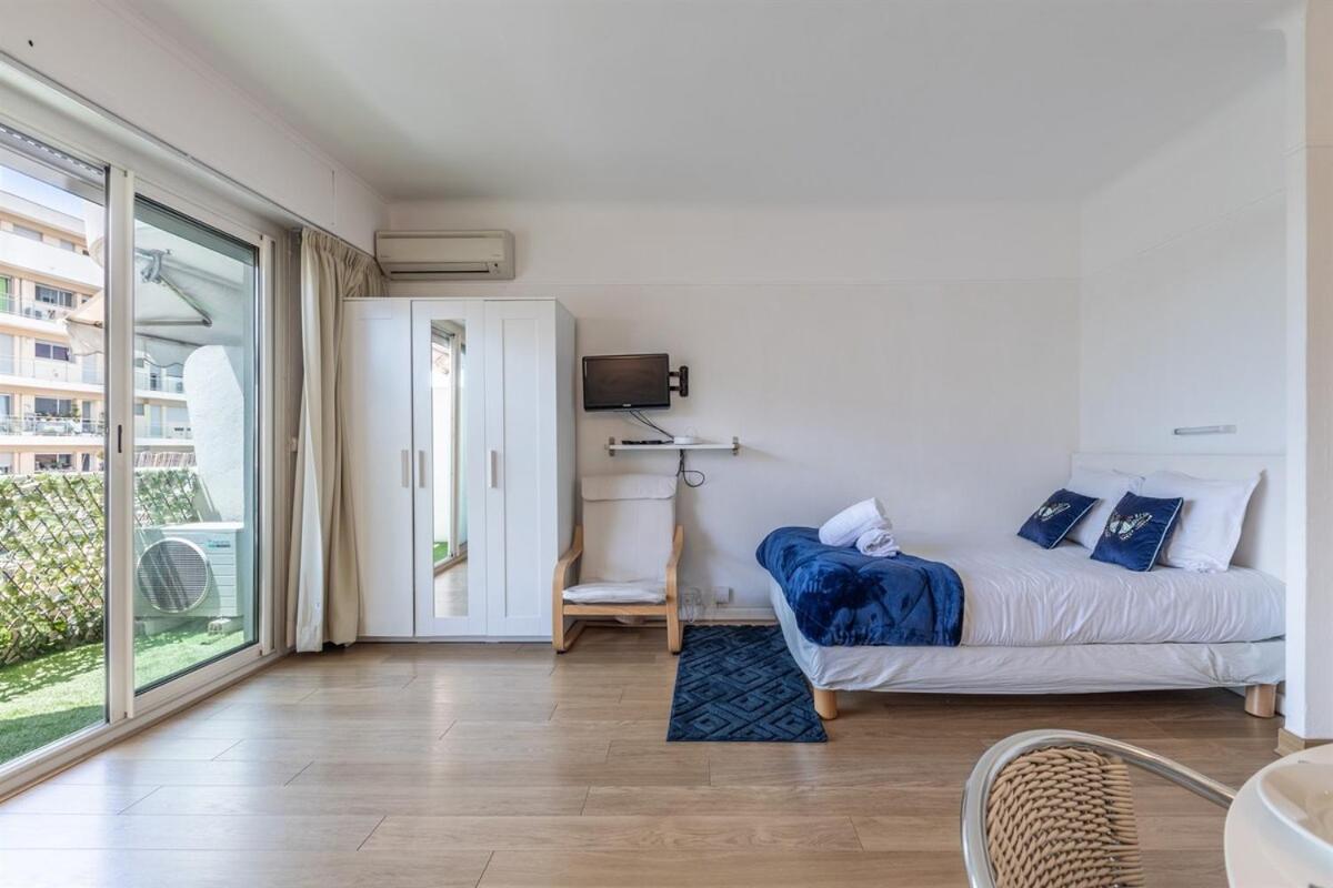 Apartment 1 Piece Pointe De La Croisette A Cannes